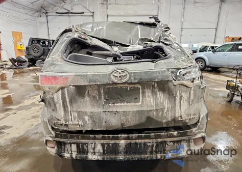 2015 Toyota Highlander Le from USA, damaged, VIN 5TDBKRFH0FS224296